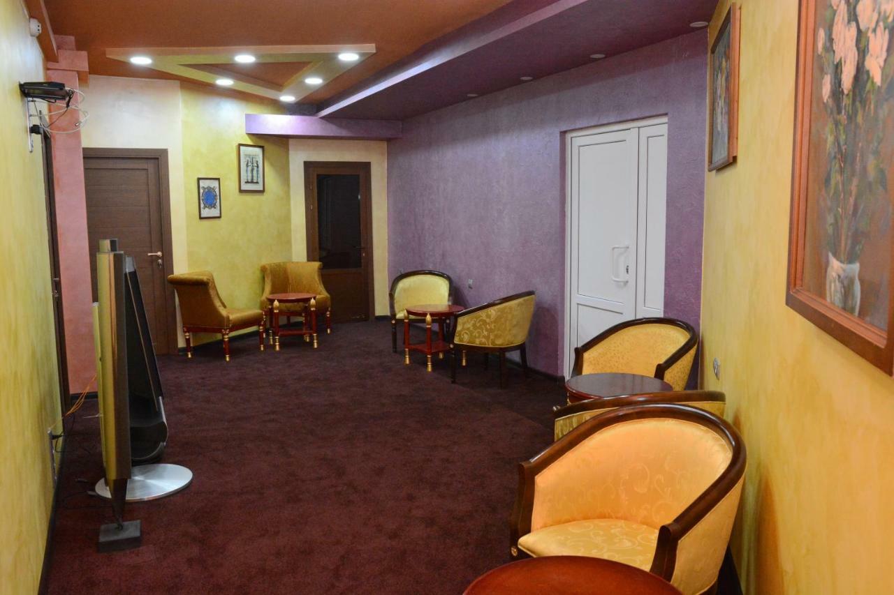 Hotel N1 Yerevan Ngoại thất bức ảnh