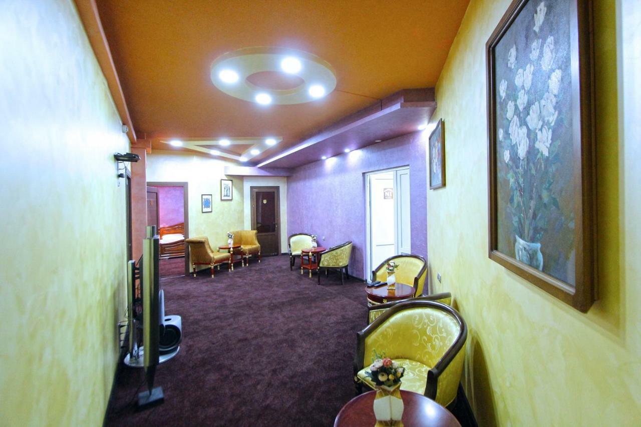 Hotel N1 Yerevan Ngoại thất bức ảnh